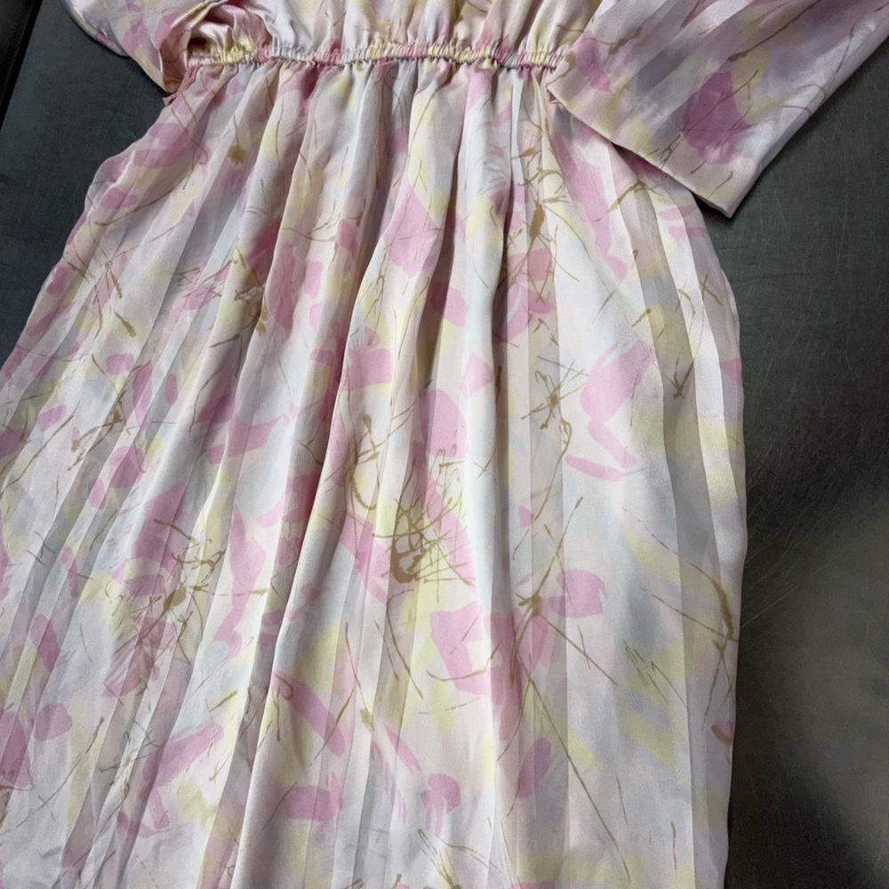 Vintage Floral Pink and White Dress - Picture 4 of 15